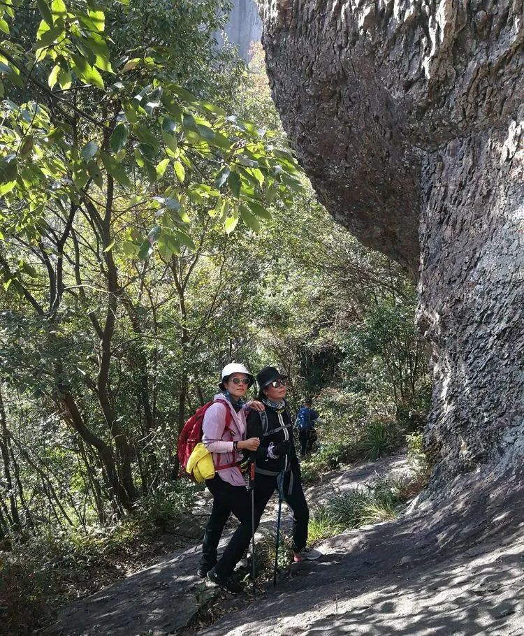 Cruce del puente inmortal de la montaña Yandang