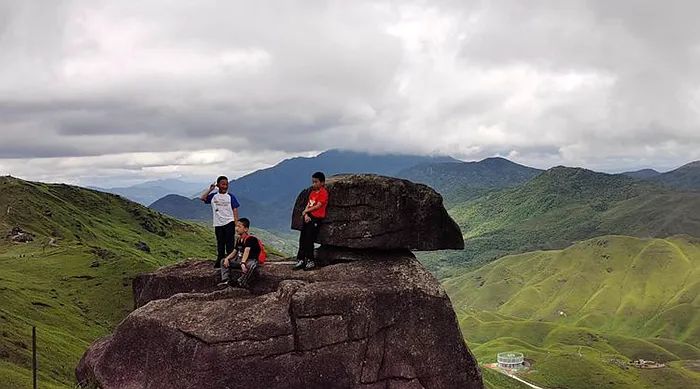 Notas de viaje He Jiajin: viaje a la montaña East Lion en Yuanyang Grassland