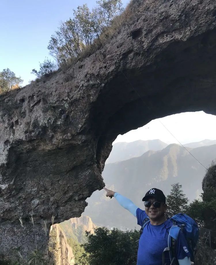 Cruce del puente inmortal de la montaña Yandang