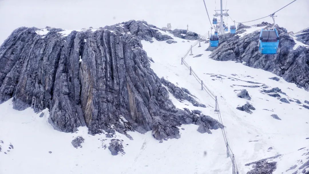 When traveling during the Spring Festival, which unique cableways in China are worth a ride?