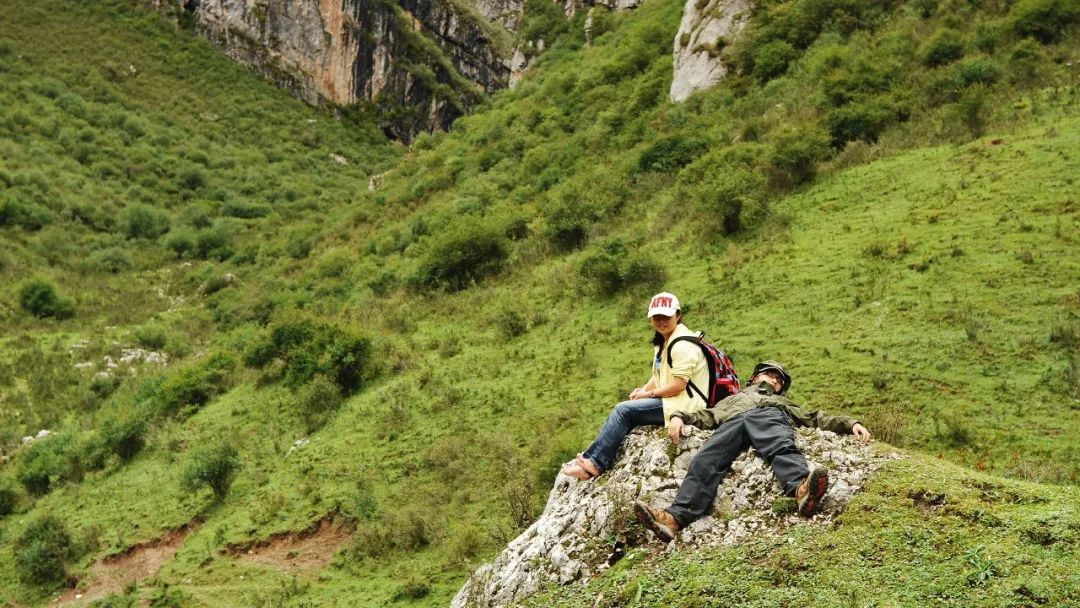 A record of picking up garbage in Langmusi Canyon