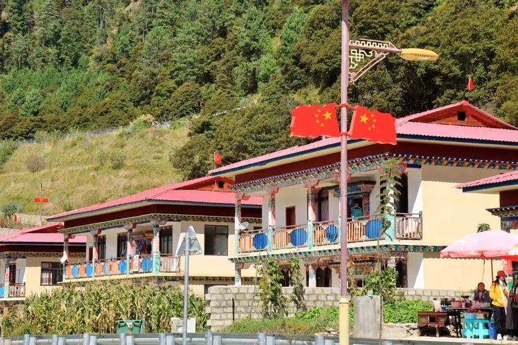 Viajes al Tíbet, parte 4: Registros de visitas a Kadinggou y pueblos tibetanos