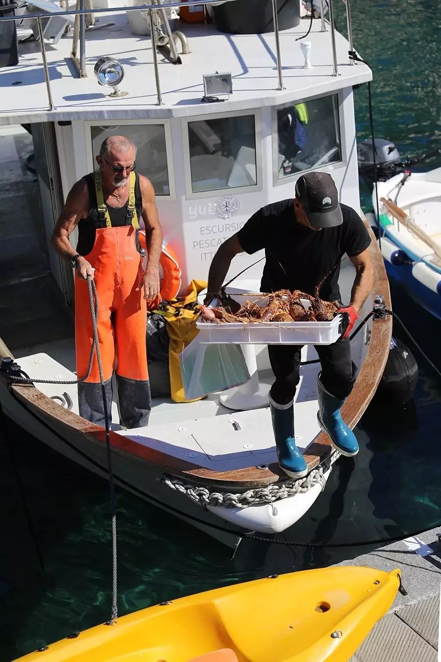 [Notas de viaje de Yue] Pequeño pueblo pesquero en el acantilado en Italia