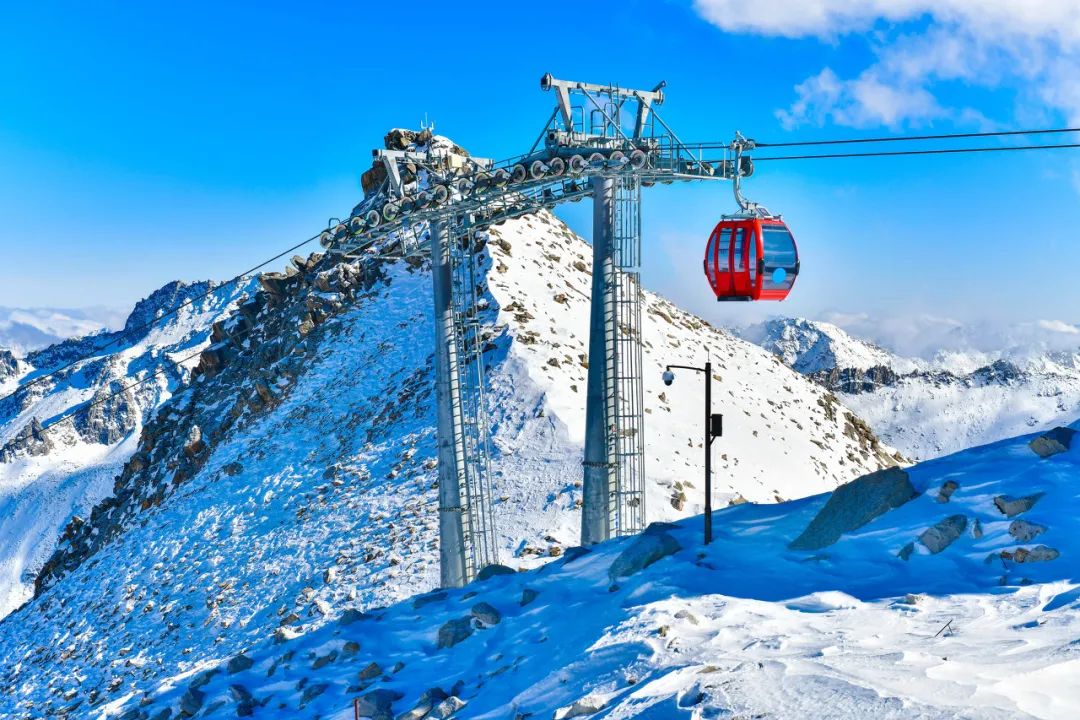 When traveling during the Spring Festival, which unique cableways in China are worth a ride?