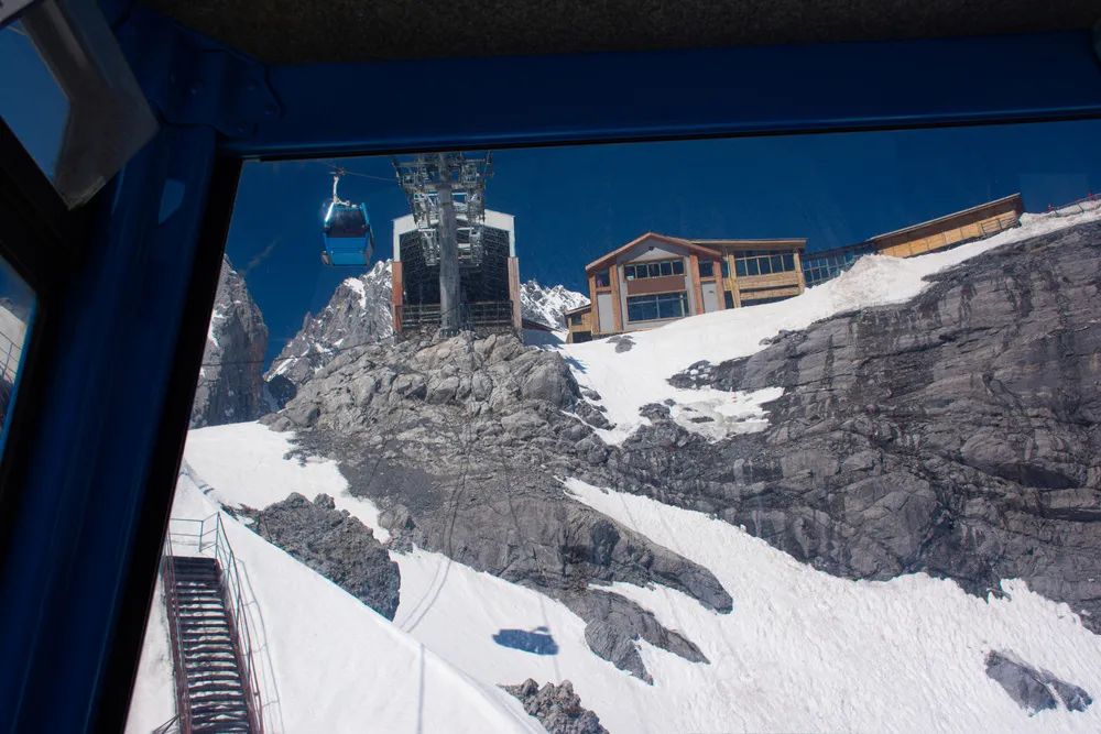 When traveling during the Spring Festival, which unique cableways in China are worth a ride?