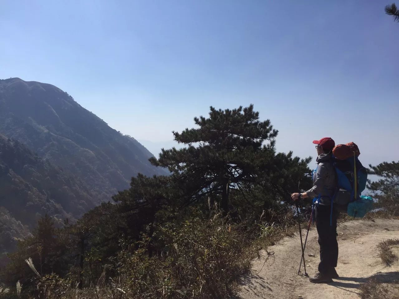 Favorito ese viaje de senderismo amarillo de finales de otoño a la montaña Wugong