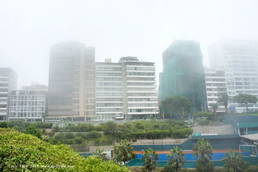 Notas de viaje a Perú [Un día en la playa de Miraflores en Lima]