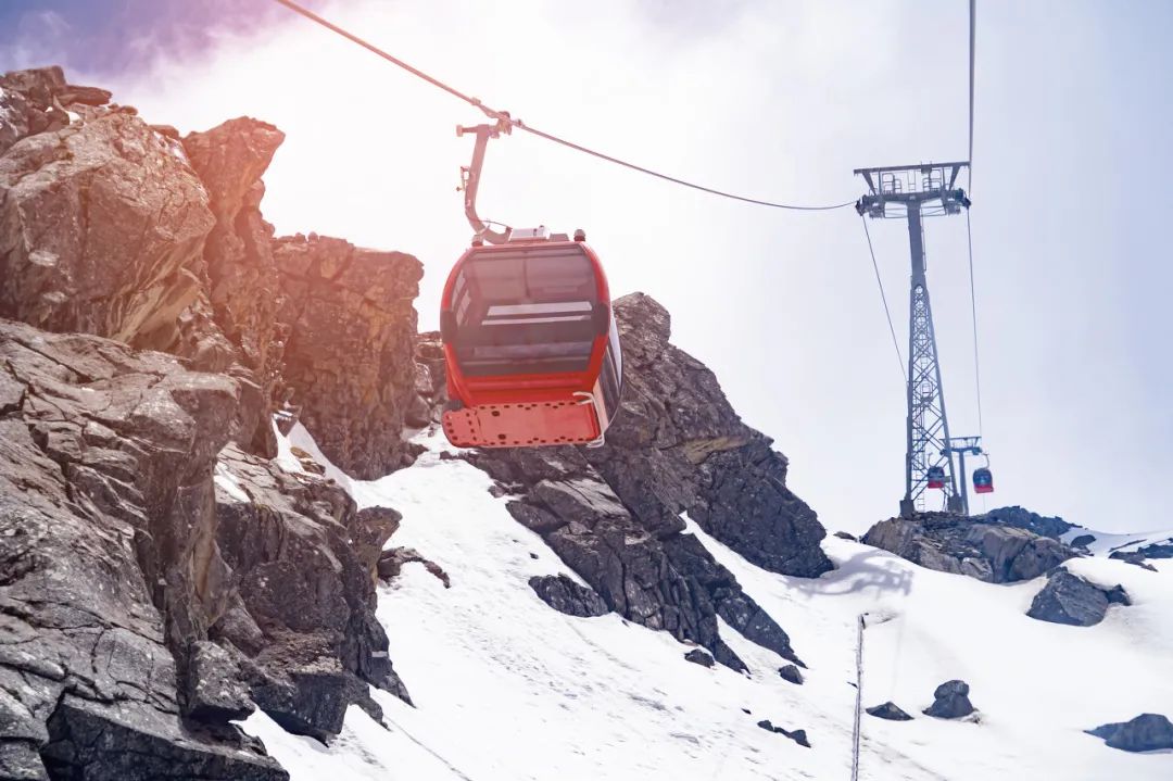 When traveling during the Spring Festival, which unique cableways in China are worth a ride?