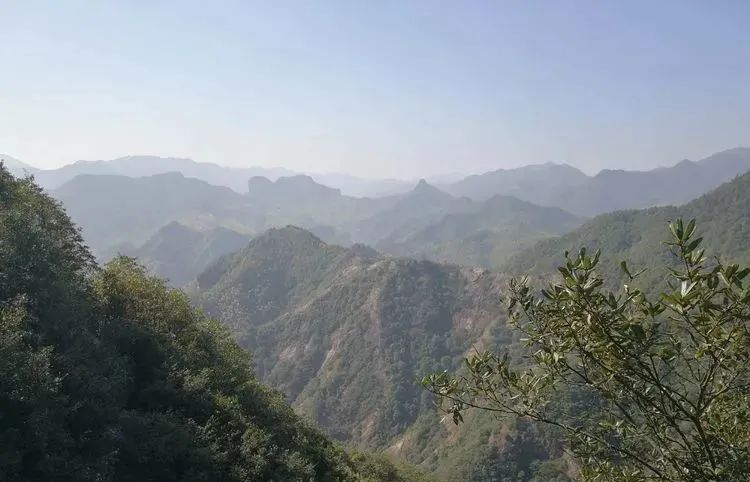 Cruce del puente inmortal de la montaña Yandang