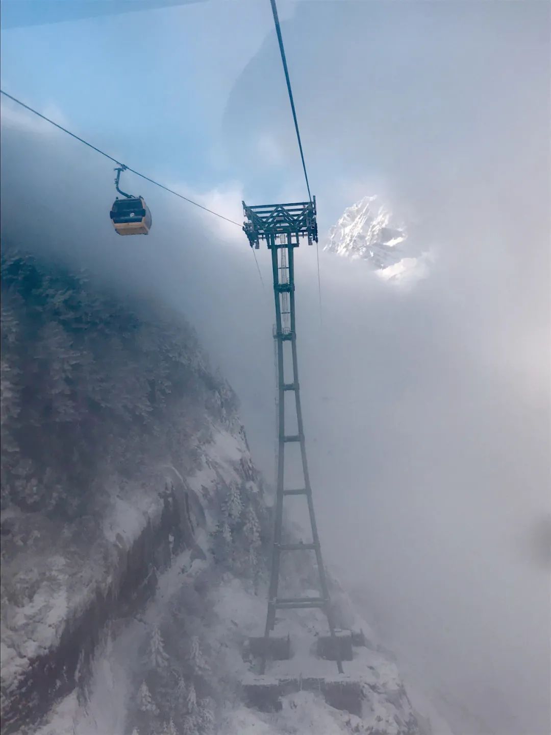 Al viajar durante el Festival de Primavera, ¿qué teleféricos únicos en China merecen un viaje?