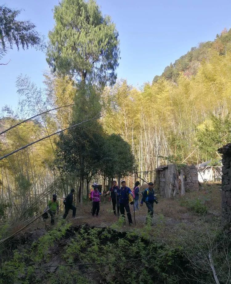 Cruce del puente inmortal de la montaña Yandang