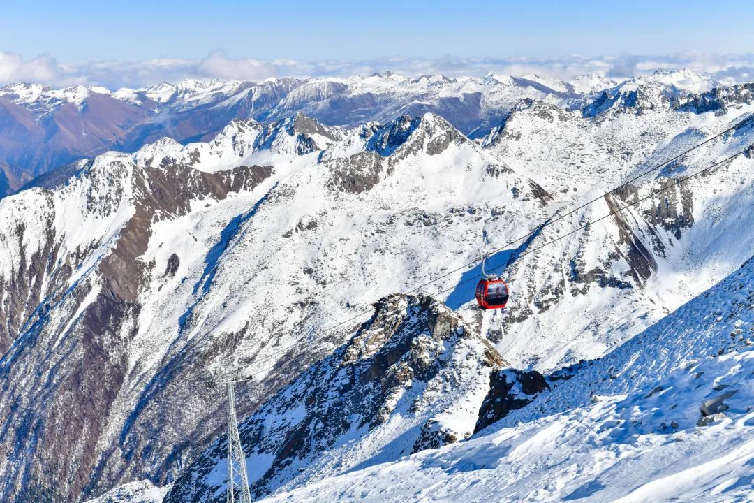 When traveling during the Spring Festival, which unique cableways in China are worth a ride?