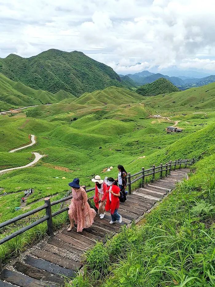 Notas de viaje He Jiajin: viaje a la montaña East Lion en Yuanyang Grassland