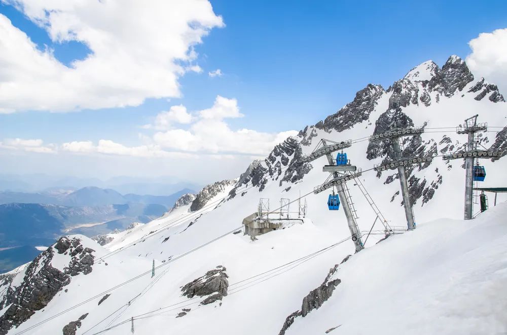 Al viajar durante el Festival de Primavera, ¿qué teleféricos únicos en China merecen un viaje?