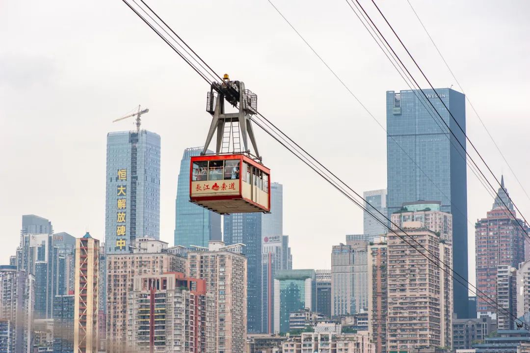 Al viajar durante el Festival de Primavera, ¿qué teleféricos únicos en China merecen un viaje?