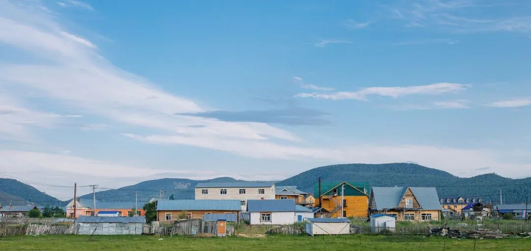 Diario de pastizales Aquí hay un pueblo de cuento de hadas