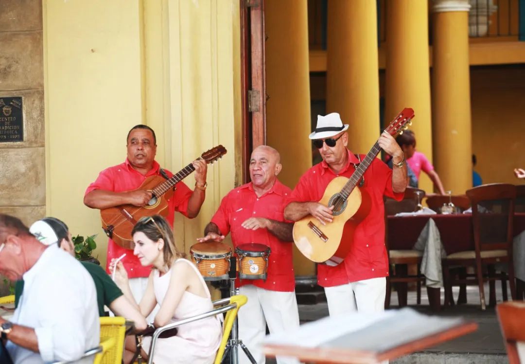 Documental cubano: Visita in situ a La Habana, donde se filmó la nueva canción Mojito de Jay Chou, ¡hay un tipo de vida llamada "Ritmo cubano"!
