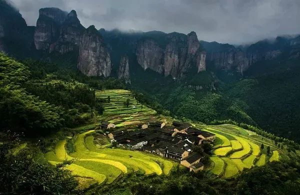 Cruce de pórtico grande y pequeño de Gongmenyan