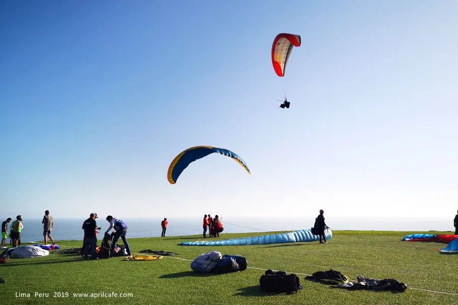 Notas de viaje a Perú [Un día en la playa de Miraflores en Lima]