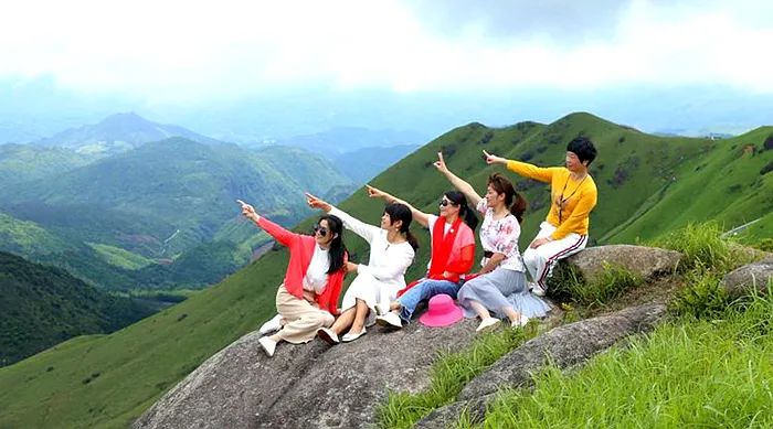 Notas de viaje He Jiajin: viaje a la montaña East Lion en Yuanyang Grassland