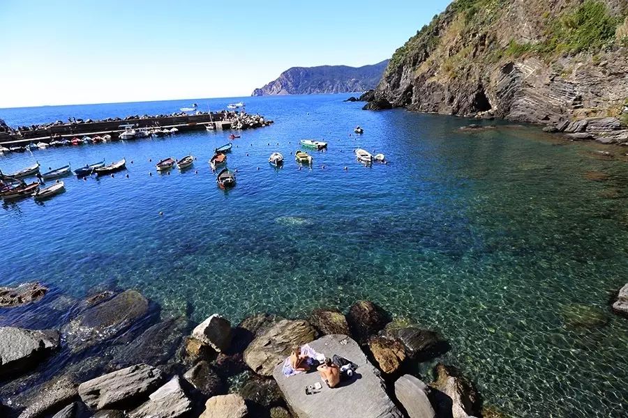 [Yue Travel Notes] Small fishing village on the cliff in Italy