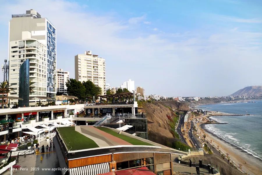 Notas de viaje a Perú [Un día en la playa de Miraflores en Lima]