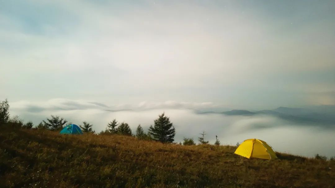 Notas de viaje 丨 La luna de medio otoño en la montaña Donghou, las sombras se mezclan con el mar de nubes en el río Luanhe