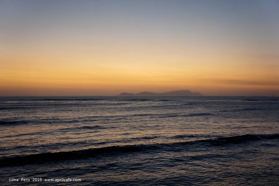 Notas de viaje a Perú [Un día en la playa de Miraflores en Lima]