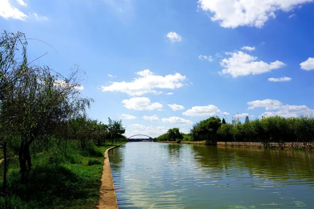 The transformation of the peninsula: Baofeng San Village and the old and new Baoxiang River - traveling around the Dianchi Lake