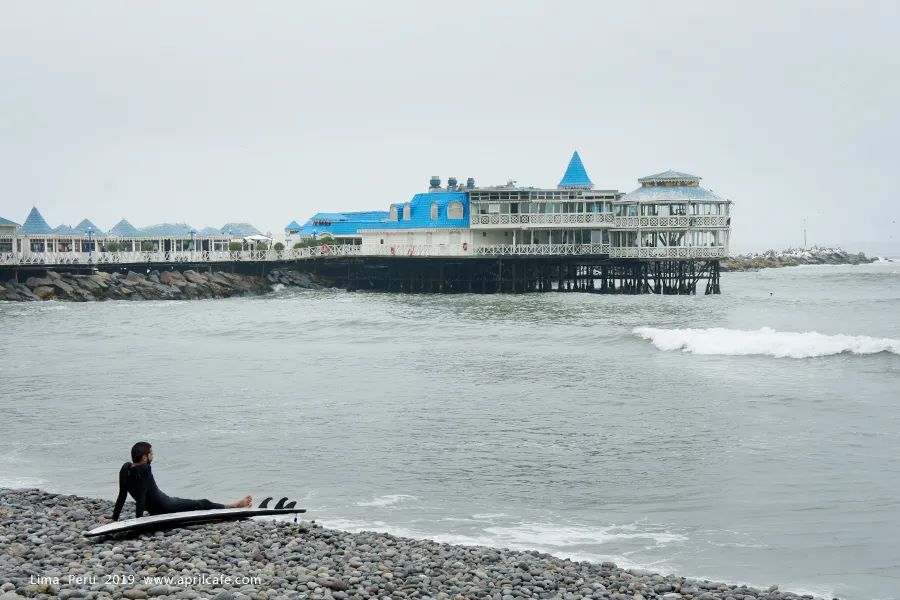 Notas de viaje a Perú [Un día en la playa de Miraflores en Lima]