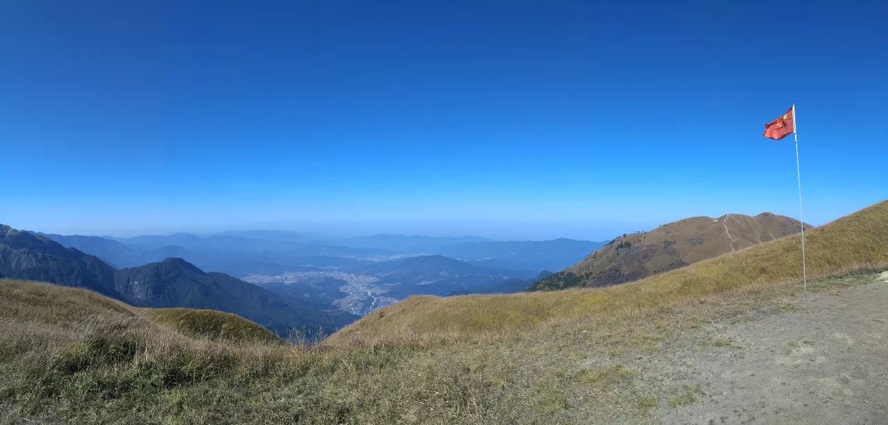 最爱那抹黄，深秋的武功山徒步之旅