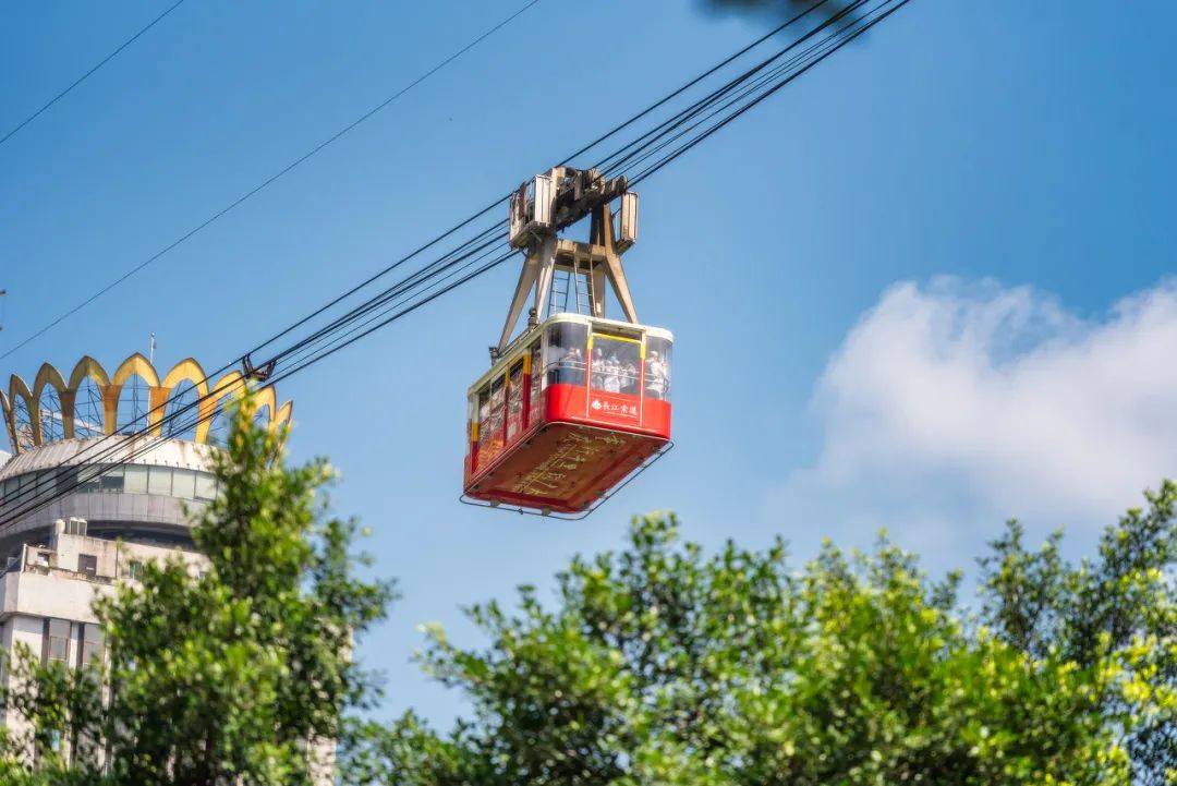 Al viajar durante el Festival de Primavera, ¿qué teleféricos únicos en China merecen un viaje?