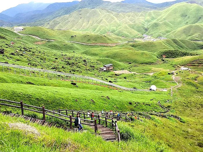 Travel Notes | He Jiajin: Journey to East Lion Mountain at Yuanyang Grassland