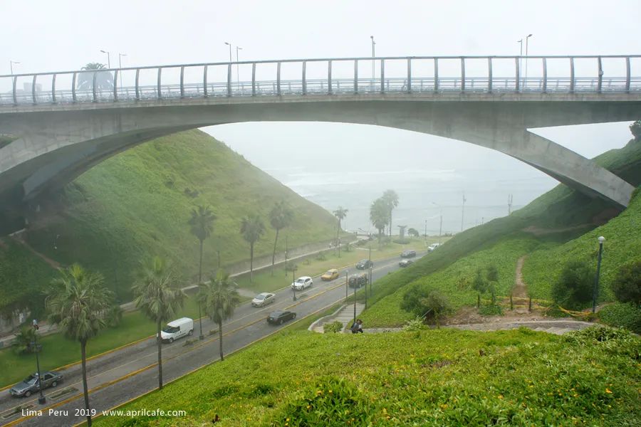 Notas de viaje a Perú [Un día en la playa de Miraflores en Lima]