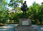 北京大学校园风光 之 塞万提斯塑像