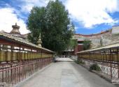 西藏白居寺旅游攻略 之 转经筒