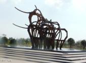 长沙洋湖湿地景区旅游攻略 之 “先导牛”雕塑