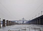 北京三家店水库旅游攻略 之 旧桥桥墩