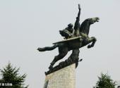 朝鲜平壤市旅游攻略 之 千里马铜像