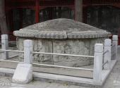 北京五塔寺旅游攻略 之 墓冢残构件