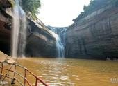 泸州洞窝风景区旅游攻略 之 龙溪瀑布