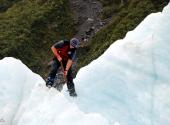 新西兰福克斯冰川旅游攻略 之 凿冰
