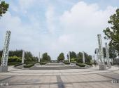 天津港东疆建设开发纪念公园旅游攻略 之 地标广场