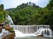 邻水华蓥山天意谷旅游攻略 之 飞瀑迎宾