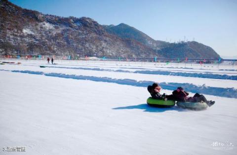 本溪东风湖冰雪大世界旅游攻略 之 激情雪圈