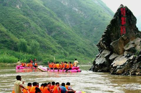 商洛丹江漂流旅游攻略 之 镇江巨石