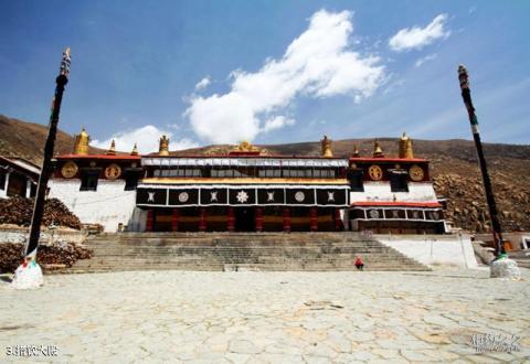 西藏拉萨哲蚌寺旅游攻略 之 措钦大殿