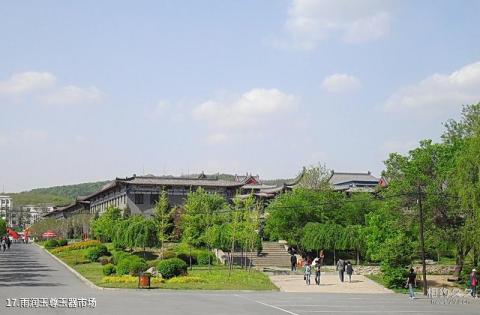 鞍山玉佛山风景区旅游攻略 之 雨润玉尊玉器市场