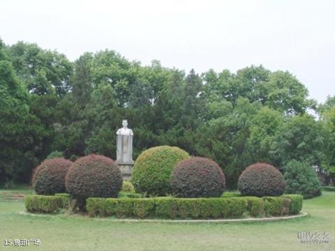 武汉东湖风景区旅游攻略 之 鲁迅广场