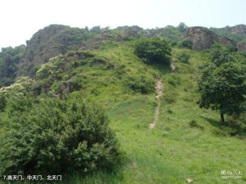 乌兰木图山旅游攻略 之 南天门、中天门、北天门